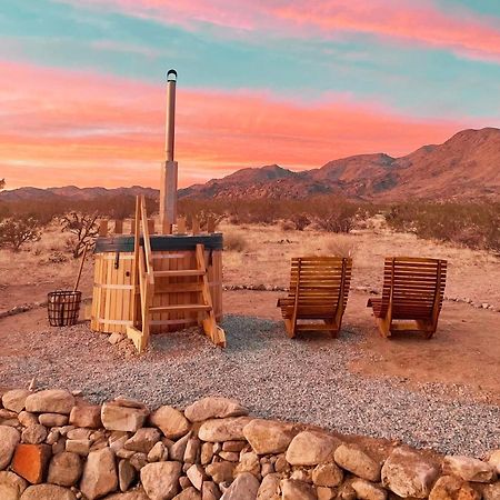 Villa 1 Minute To Joshua Tree National Park, Hot Tub, Stars, Private - The Wkndr Twentynine Palms Esterno foto